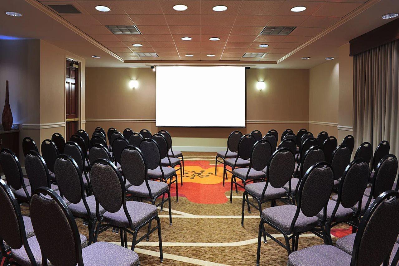 Hilton Garden Inn Virginia Beach Town Center Extérieur photo