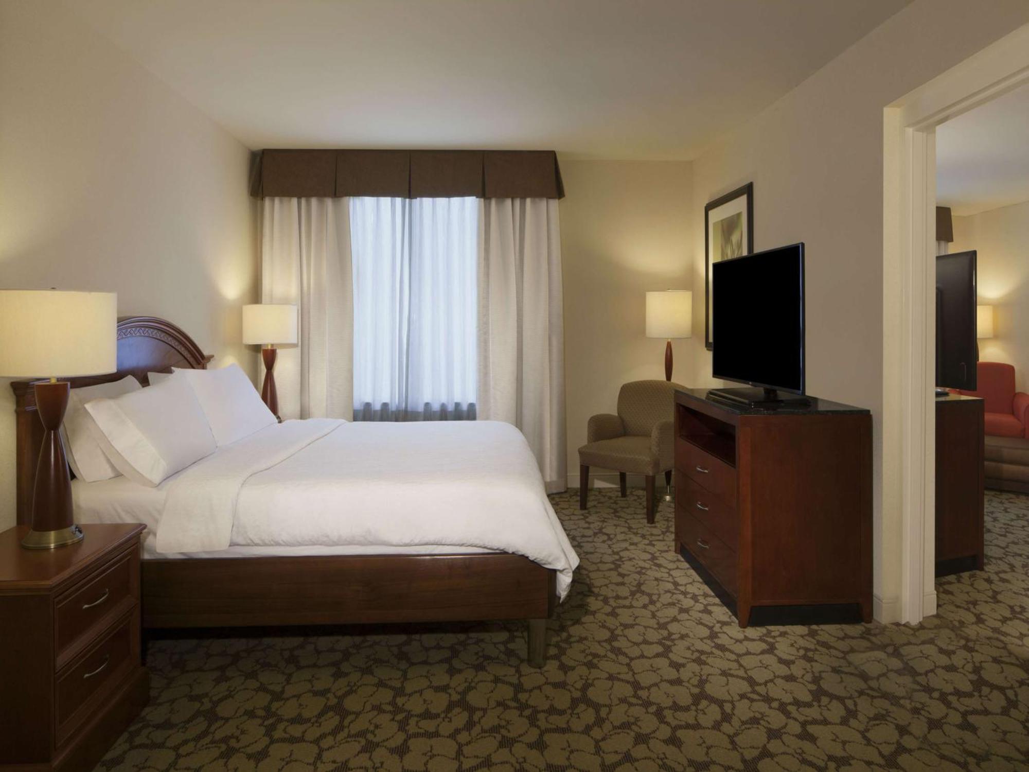Hilton Garden Inn Virginia Beach Town Center Extérieur photo