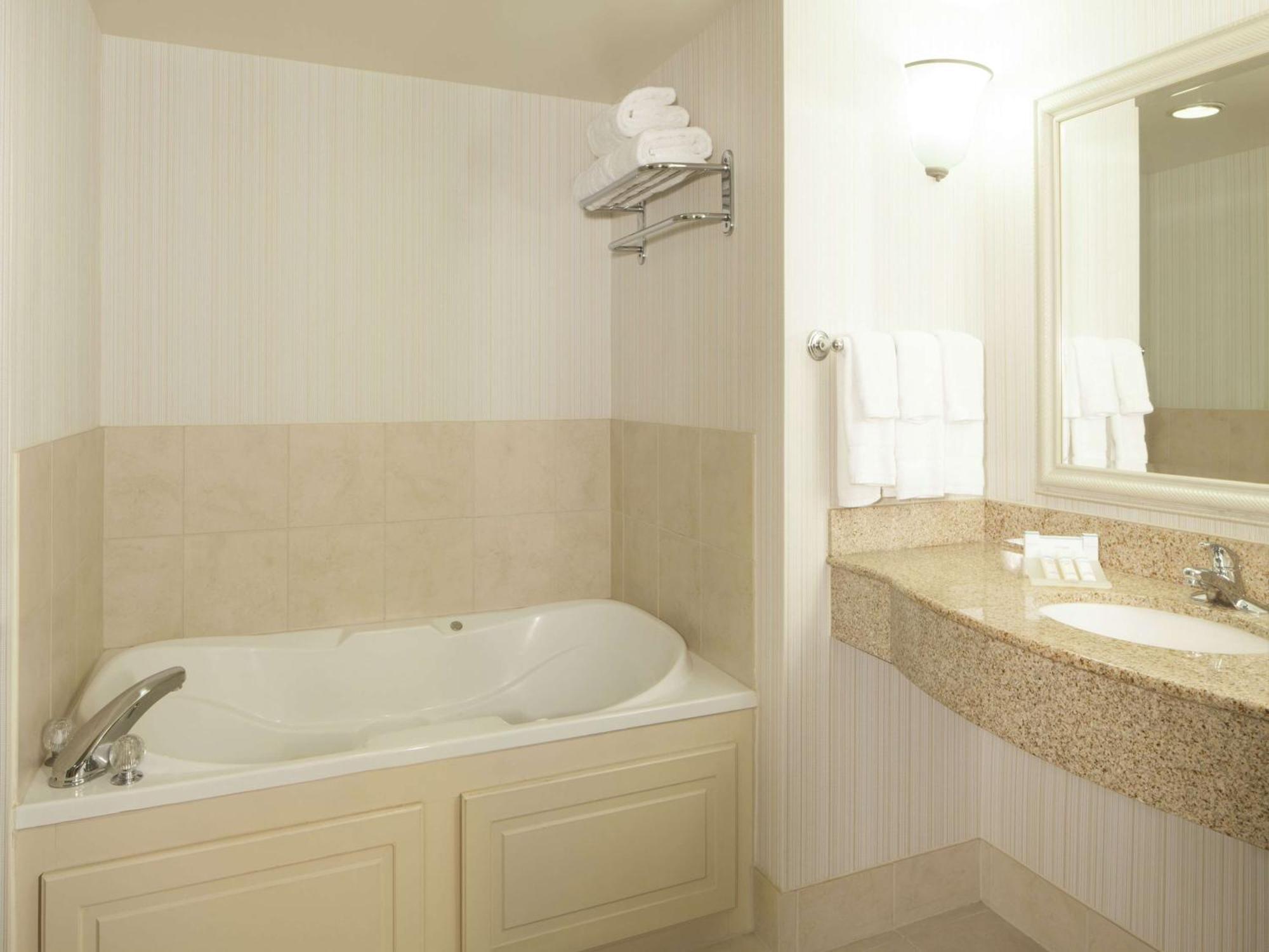Hilton Garden Inn Virginia Beach Town Center Extérieur photo