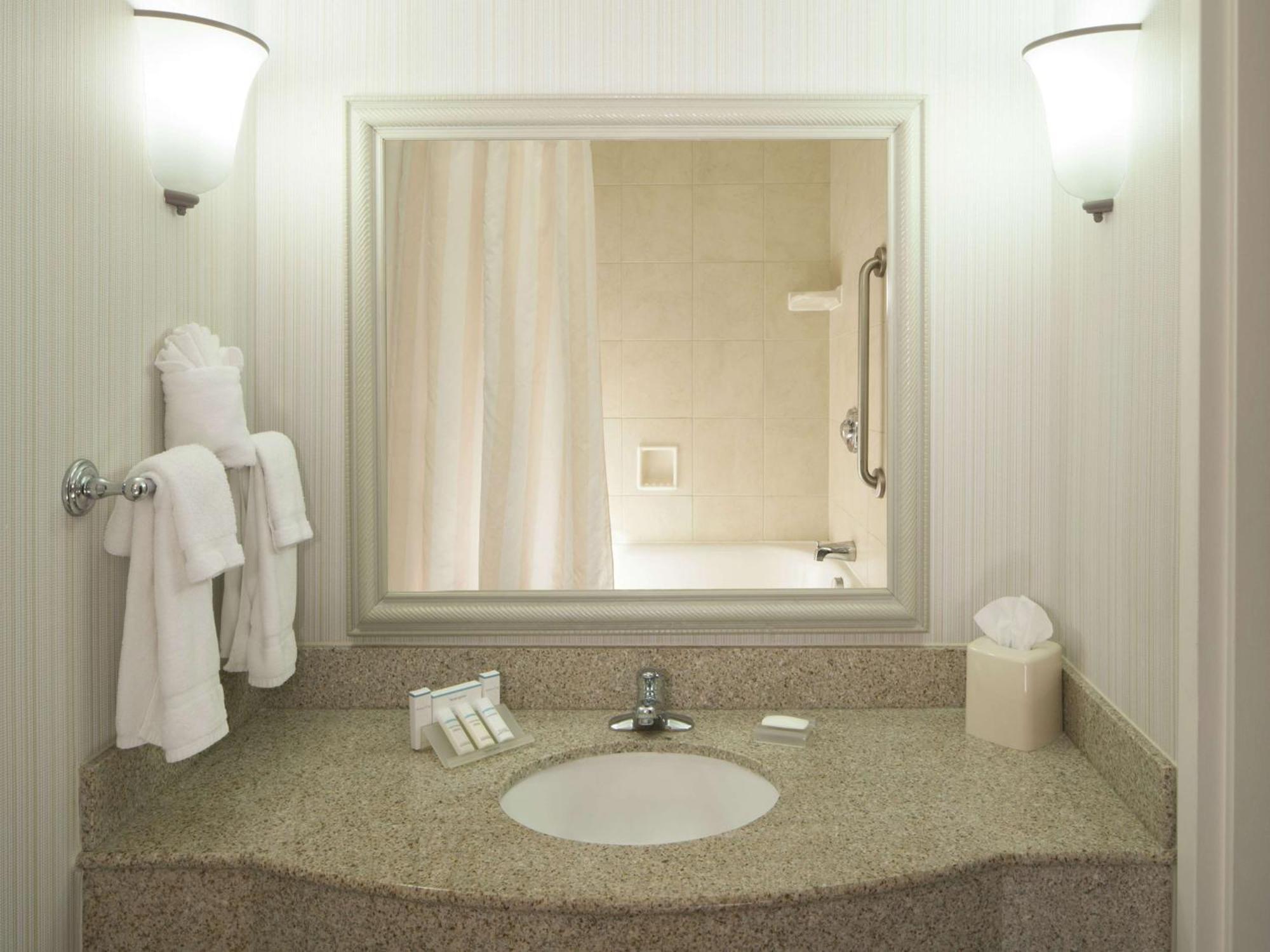 Hilton Garden Inn Virginia Beach Town Center Extérieur photo