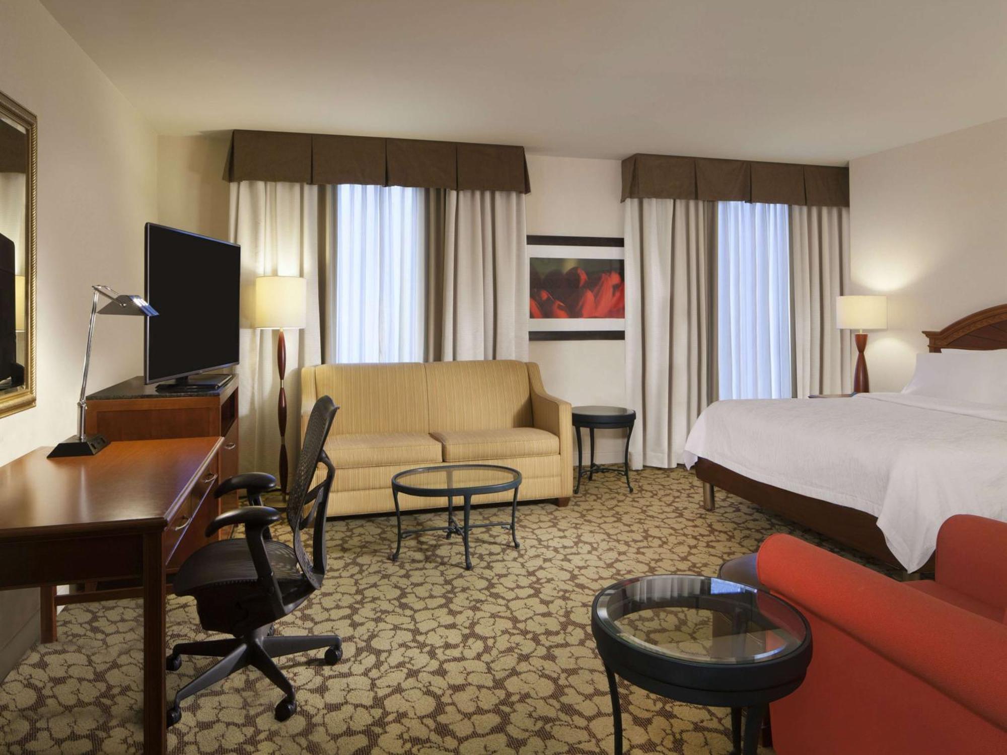 Hilton Garden Inn Virginia Beach Town Center Extérieur photo