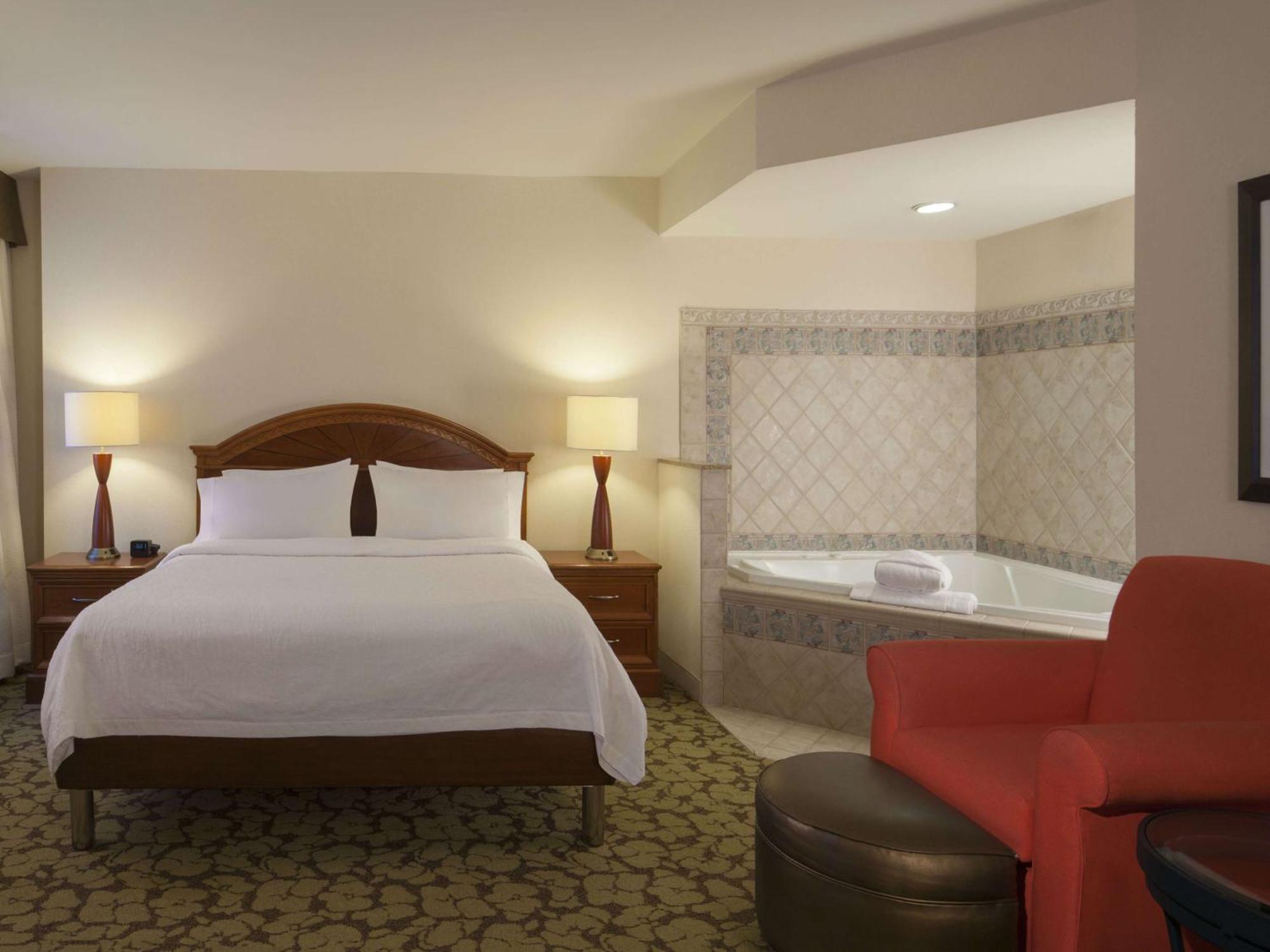 Hilton Garden Inn Virginia Beach Town Center Extérieur photo